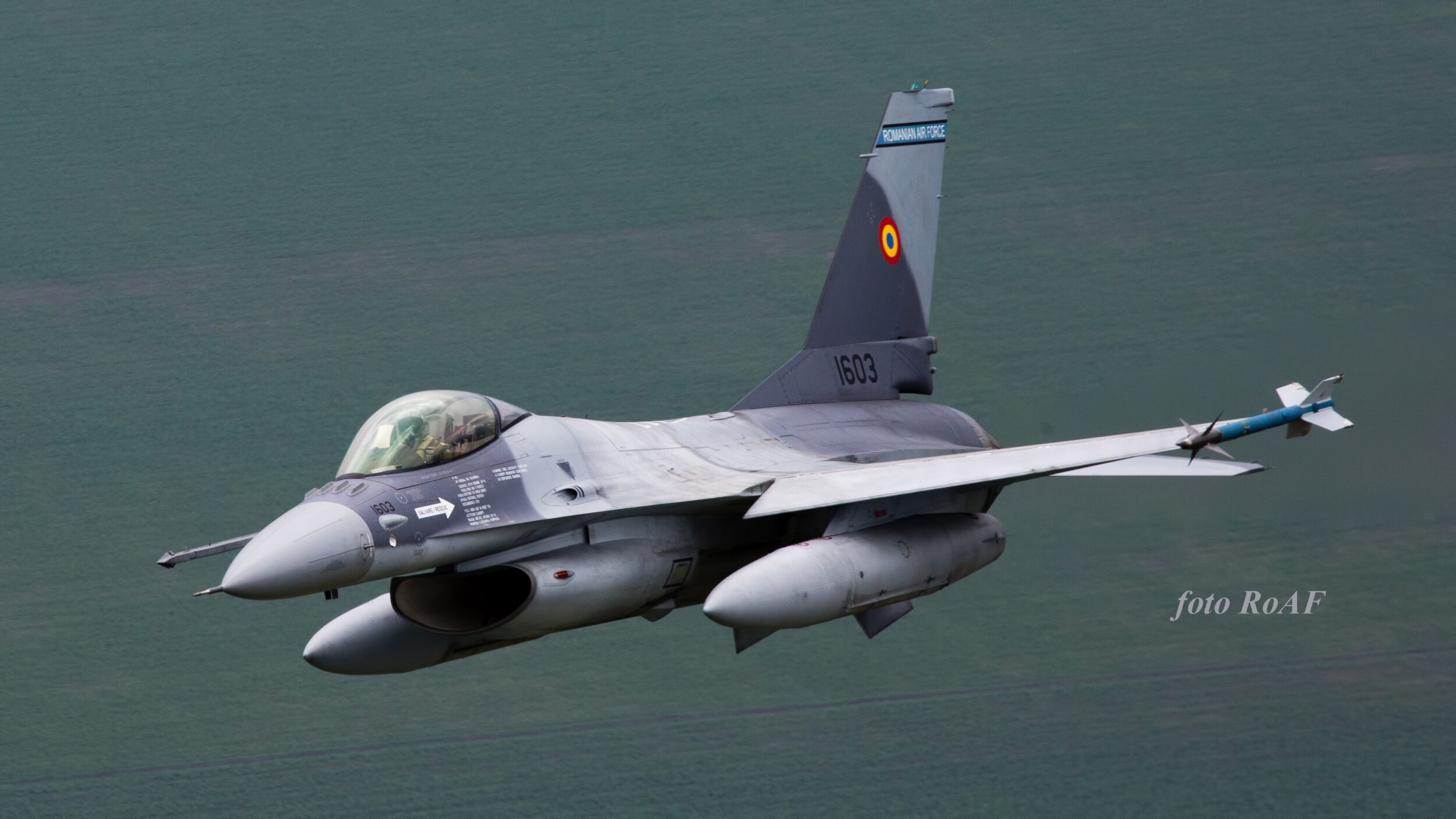 Foto: Adrian Sultănoiu /  CER SENIN - Revista Forţelor Aeriene